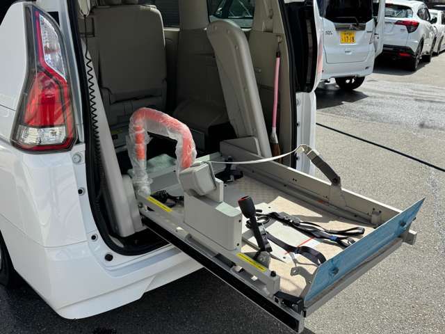 NISSAN / SERENA  WG