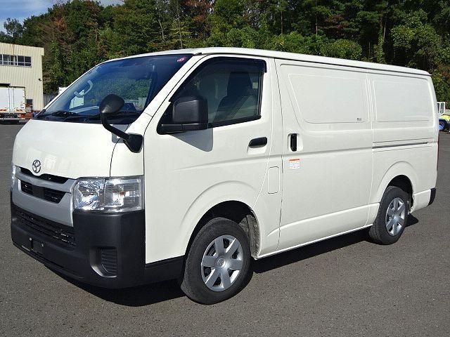 TOYOTA / ハイエース