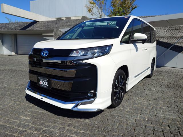 TOYOTA / NOAH HYBRID