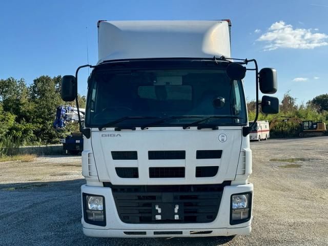 ISUZU / GIGA