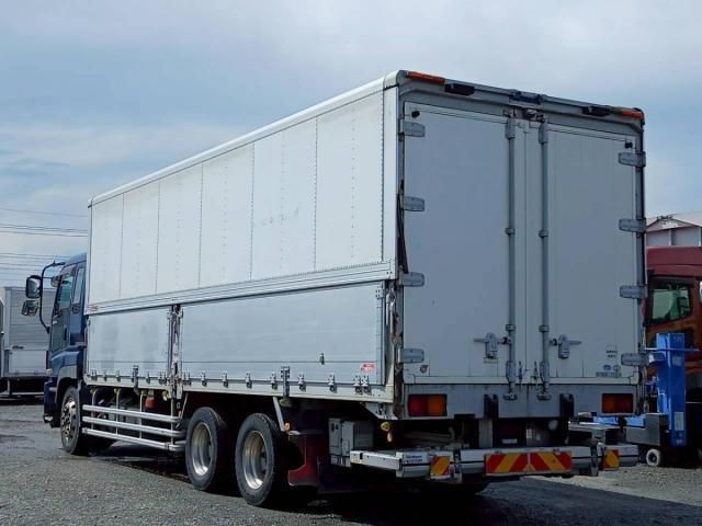 ISUZU / GIGA