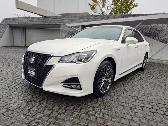 TOYOTA / CROWN sedan hybrid