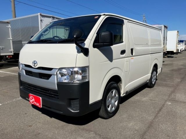 TOYOTA / HIACE van 4WD