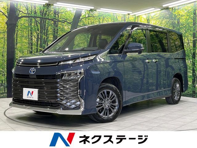 TOYOTA / VOXY HYBRID 4WD