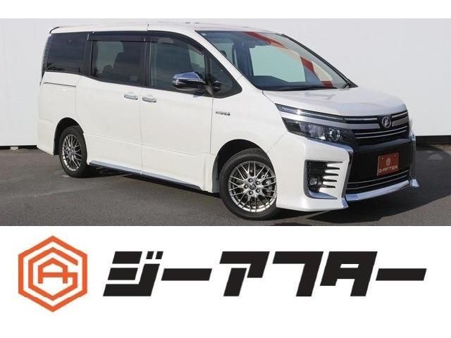 TOYOTA / VOXY HYBRID