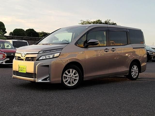 TOYOTA / VOXY HYBRID