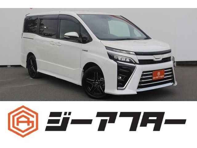 TOYOTA / VOXY HYBRID