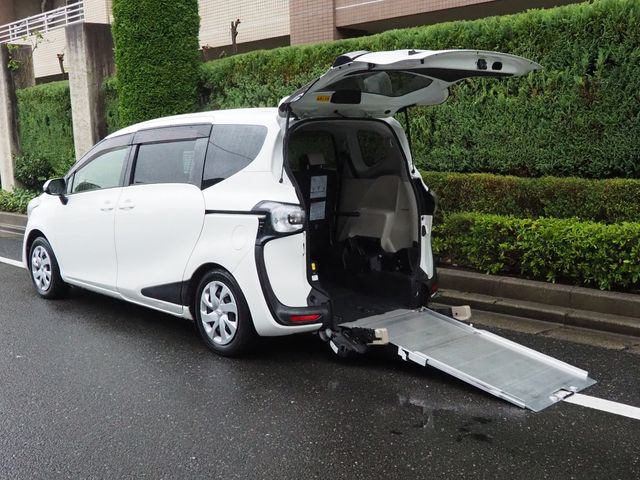 TOYOTA / SIENTA