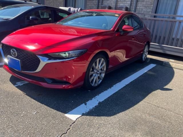 MAZDA / マツダ３セダン