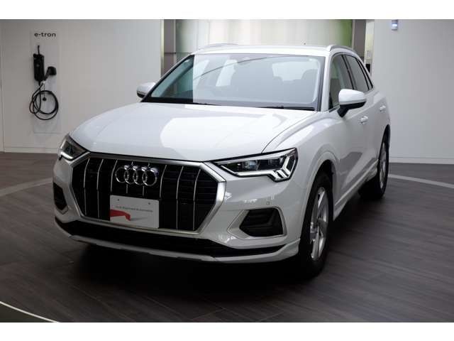 AUDI / AUDI Q3