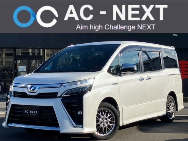 TOYOTA / VOXY HYBRID