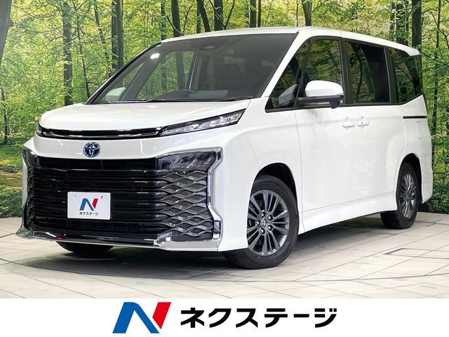 TOYOTA / VOXY HYBRID