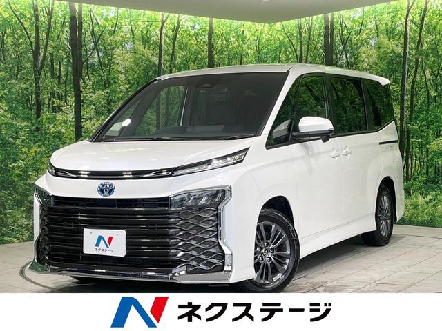 TOYOTA / VOXY HYBRID