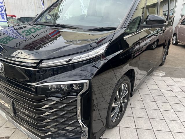 TOYOTA / VOXY