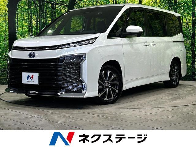 TOYOTA / VOXY HYBRID