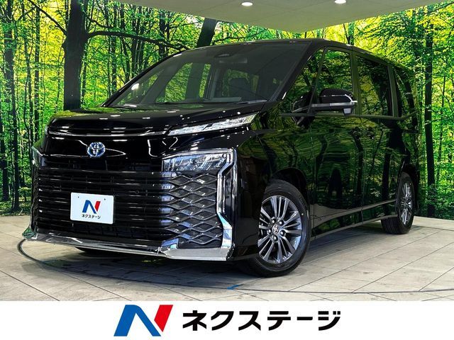 TOYOTA / VOXY HYBRID