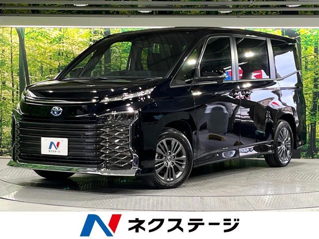 TOYOTA / VOXY HYBRID