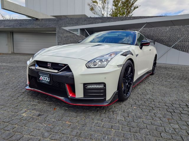 NISSAN / GT-R