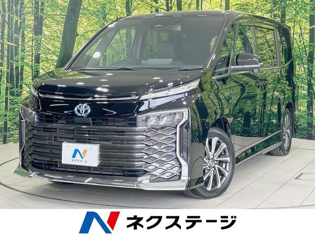 TOYOTA / VOXY HYBRID