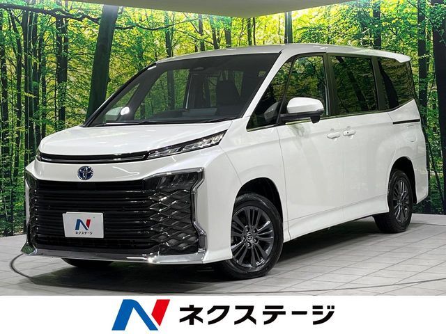 TOYOTA / VOXY HYBRID 4WD