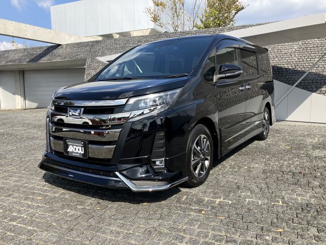 TOYOTA / NOAH