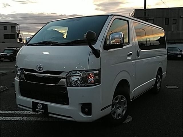 TOYOTA / HIACE van 4WD