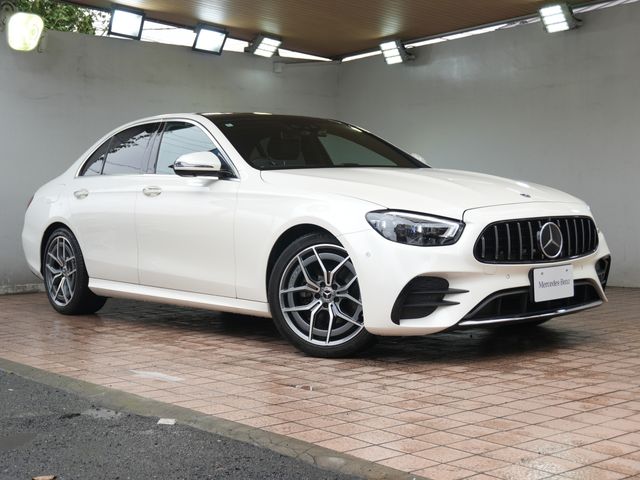 MERCEDES BENZ / MERCEDES BENZ E class sedan