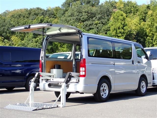 TOYOTA / HIACE van 4WD