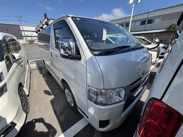 TOYOTA / HIACE van 2WD