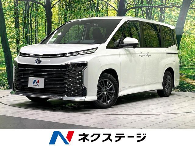 TOYOTA / VOXY HYBRID