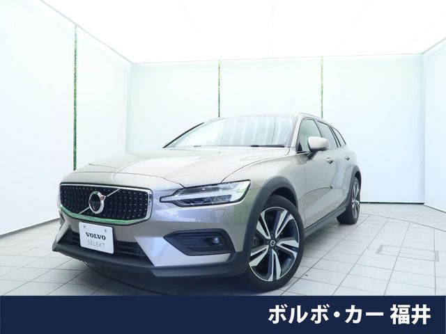 VOLVO / VOLVO V60 CROSS COUNTRY