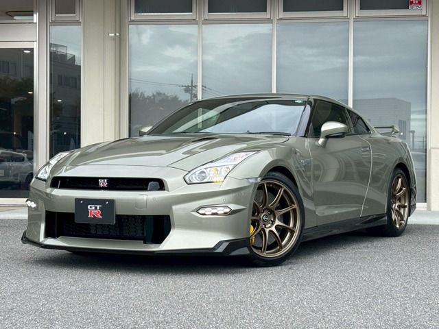 NISSAN / GT-R