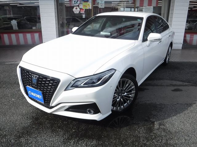 TOYOTA / CROWN sedan hybrid 4WD