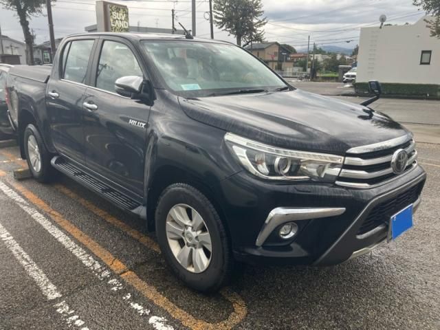 TOYOTA / ハイラックストラック4D