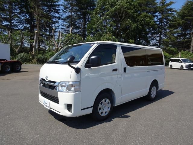 TOYOTA / ハイエース
