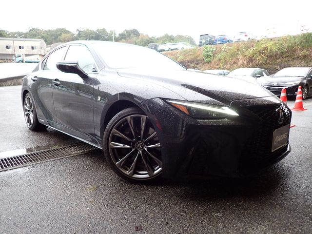 TOYOTA / LEXUS IS300h