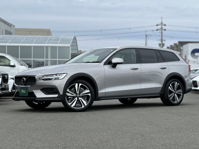 VOLVO / VOLVO V60 CROSS COUNTRY