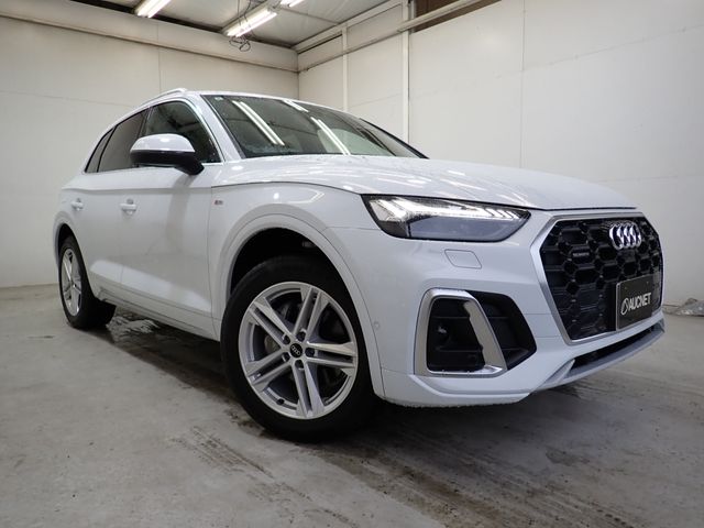 AUDI / AUDI Q5