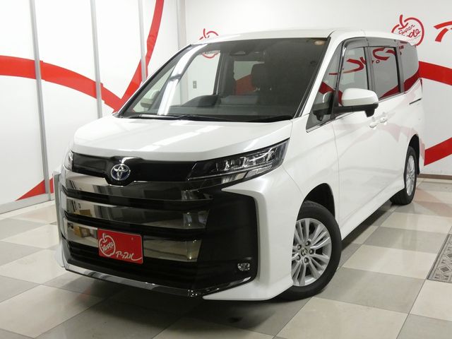 TOYOTA / NOAH HYBRID 4WD