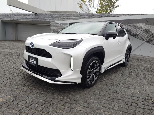 TOYOTA / YARIS CROSS HYBRID