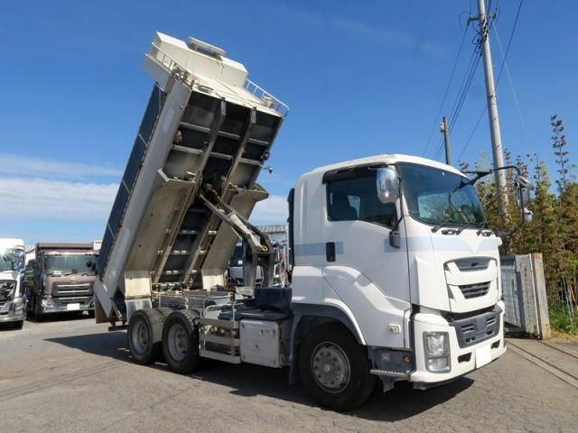 ISUZU / GIGA