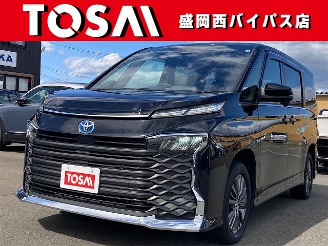 TOYOTA / VOXY HYBRID 4WD
