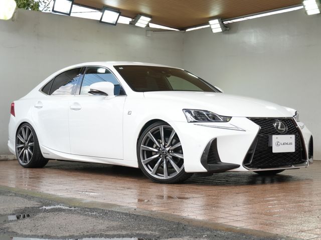 TOYOTA / LEXUS IS300h