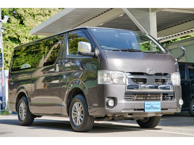 TOYOTA / HIACE van 4WD