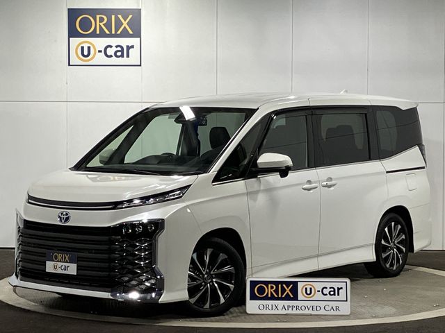 TOYOTA / VOXY HYBRID