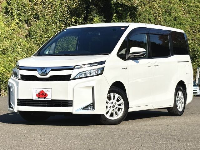 TOYOTA / VOXY HYBRID