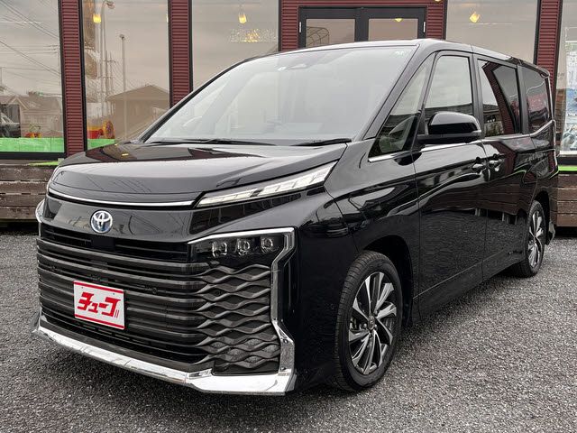 TOYOTA / VOXY HYBRID