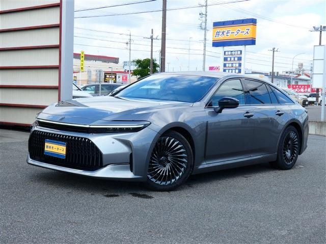 TOYOTA / CROWN sedan hybrid