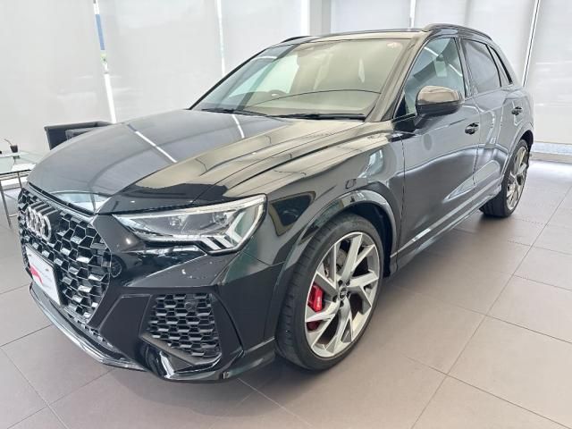AUDI / AUDI RS Q3