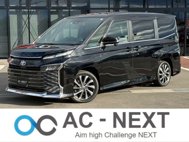 TOYOTA / VOXY HYBRID